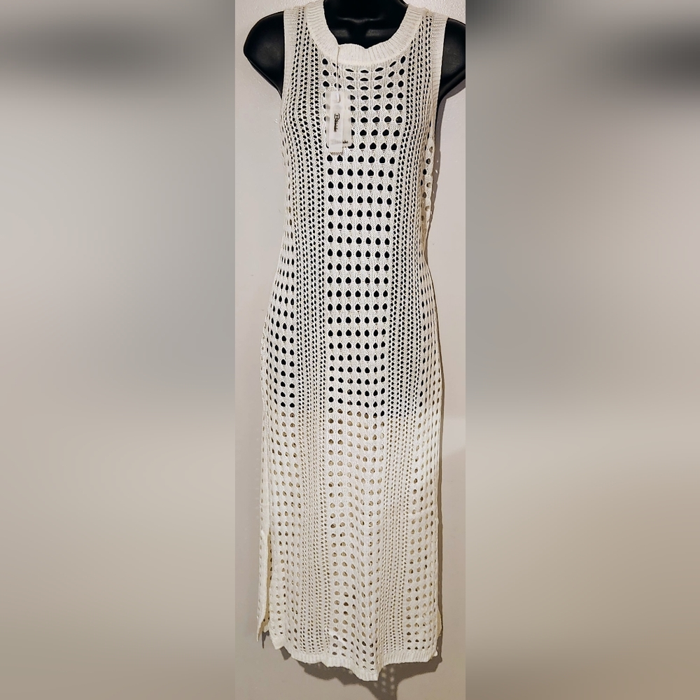 Bikinishe White pullover dress one Sz fits all